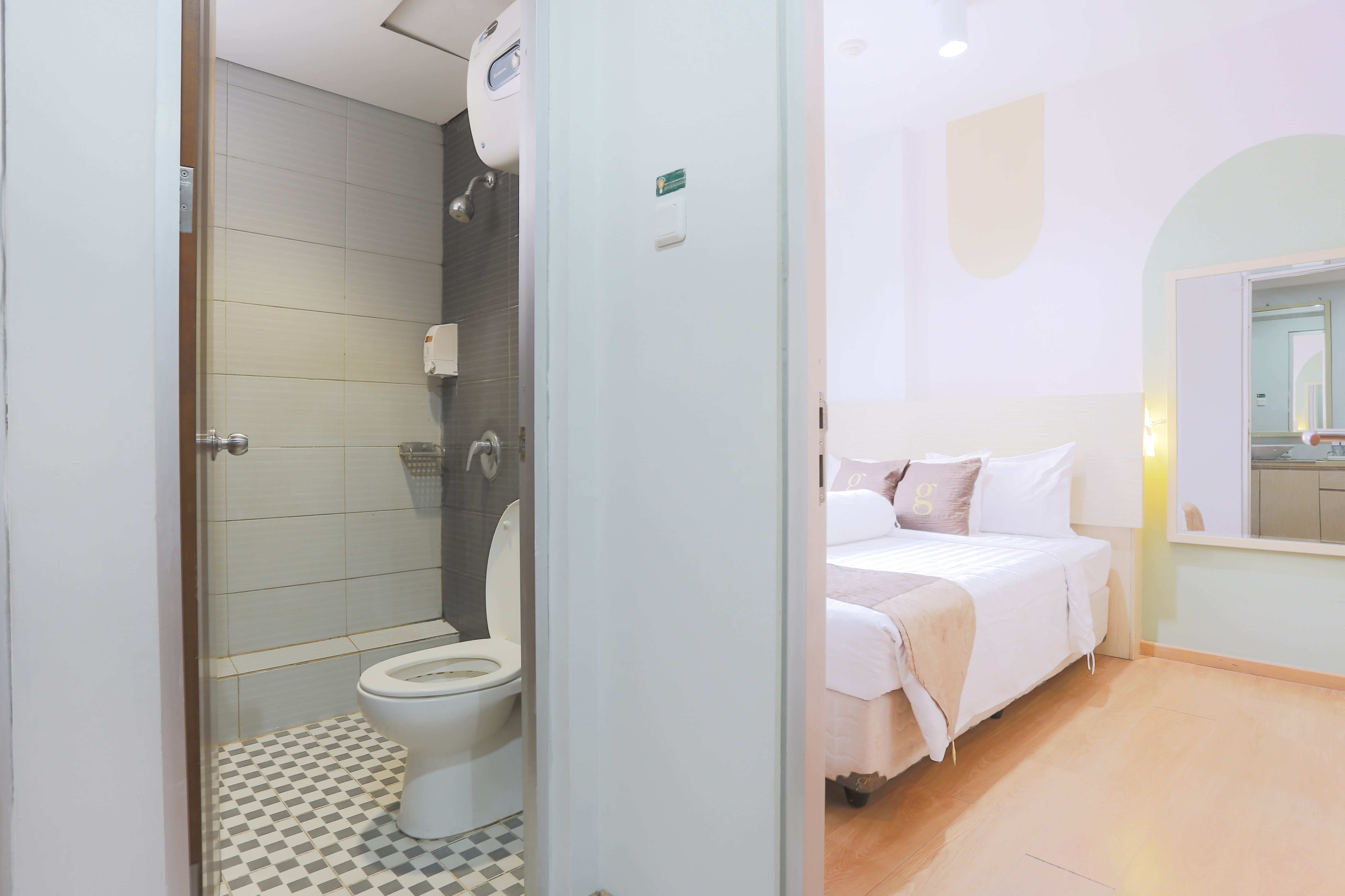 Room 8 Image 3